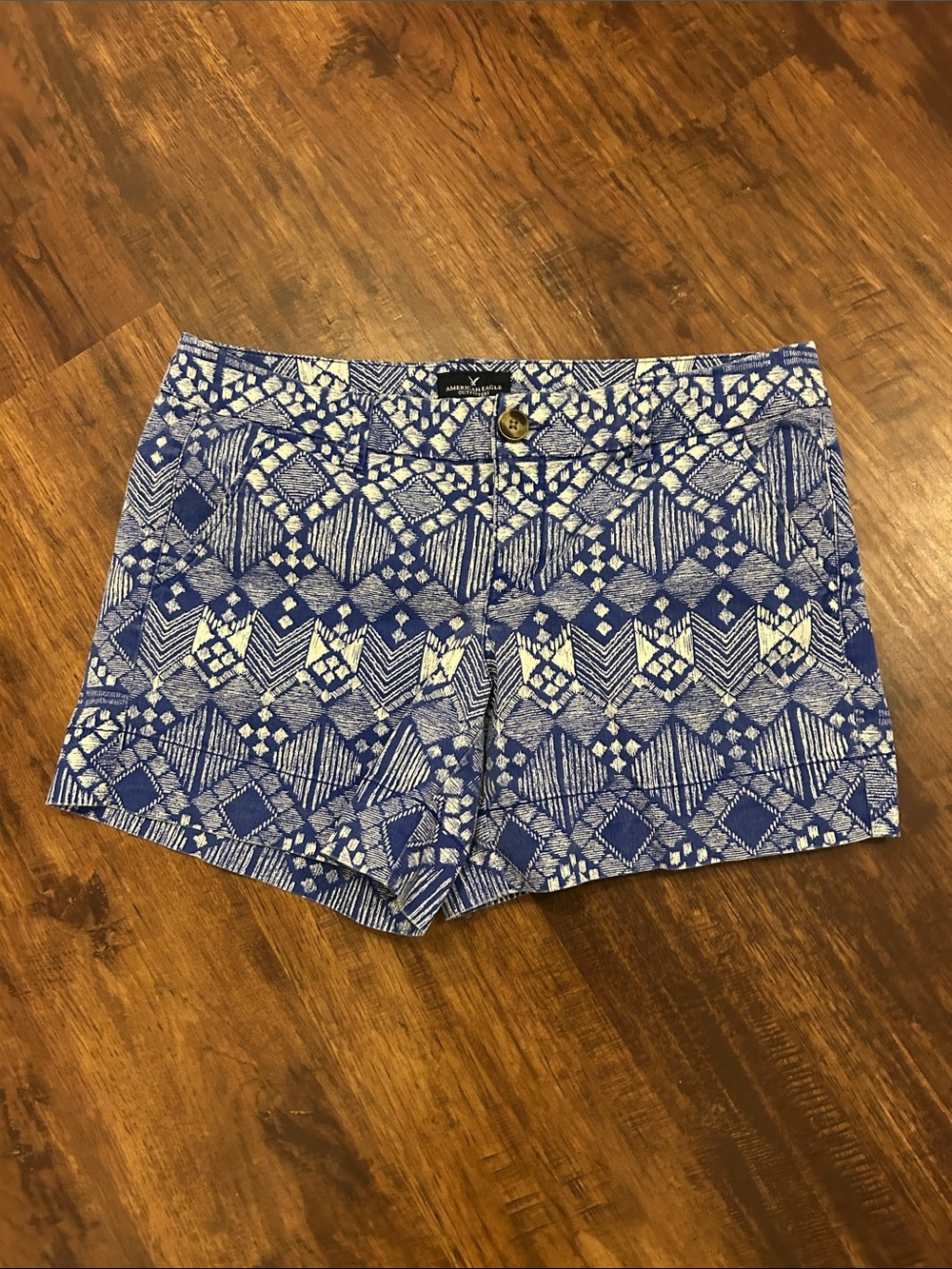 American Eagle Outfitters Blue and White Printed Midi Shorts Women’s Size 10